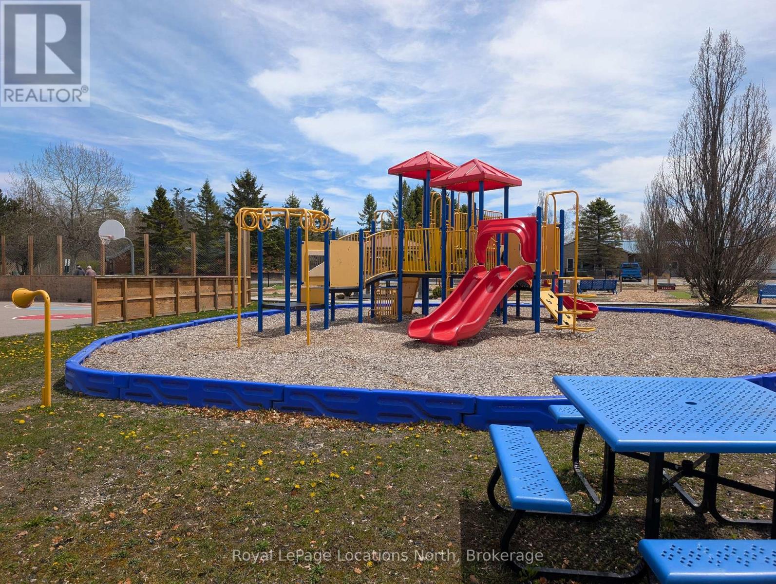 20 Topaz Street W, Wasaga Beach, Ontario  L9Z 1X7 - Photo 37 - S13092532