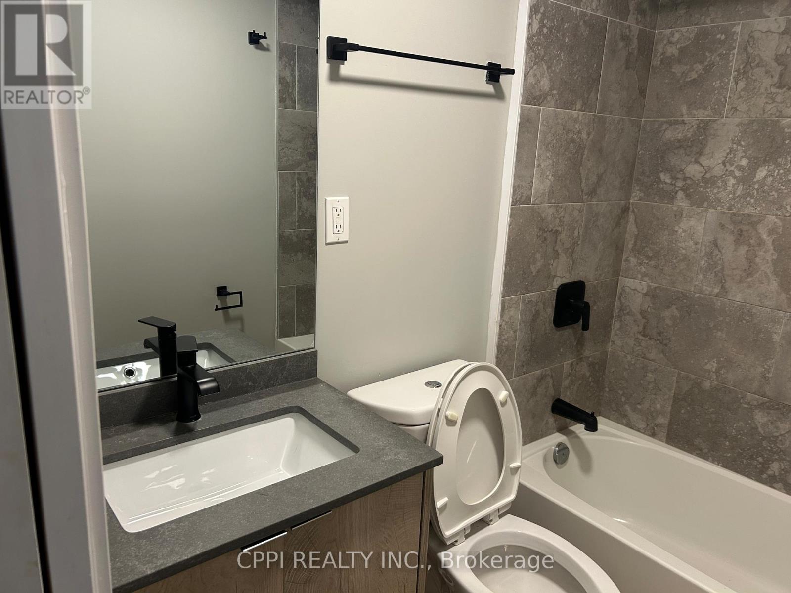 413 - 70 King Street E, Oshawa, Ontario  L1H 0A2 - Photo 3 - E13141232