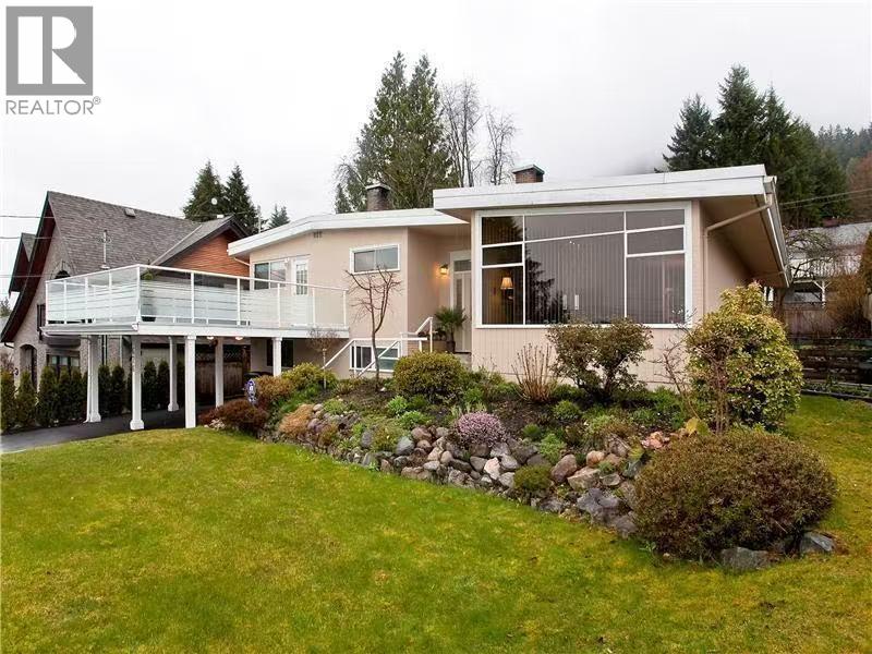 676 Sylvan Avenue, North Vancouver, British Columbia  V7R 2E9 - Photo 3 - R3124670