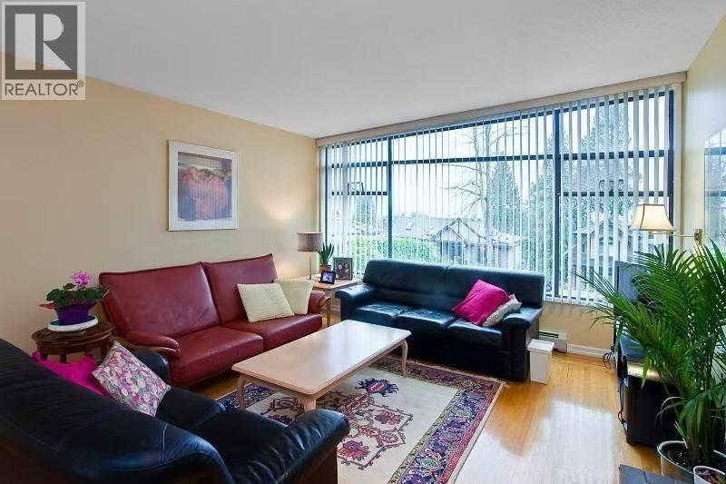 676 Sylvan Avenue, North Vancouver, British Columbia  V7R 2E9 - Photo 5 - R3124670