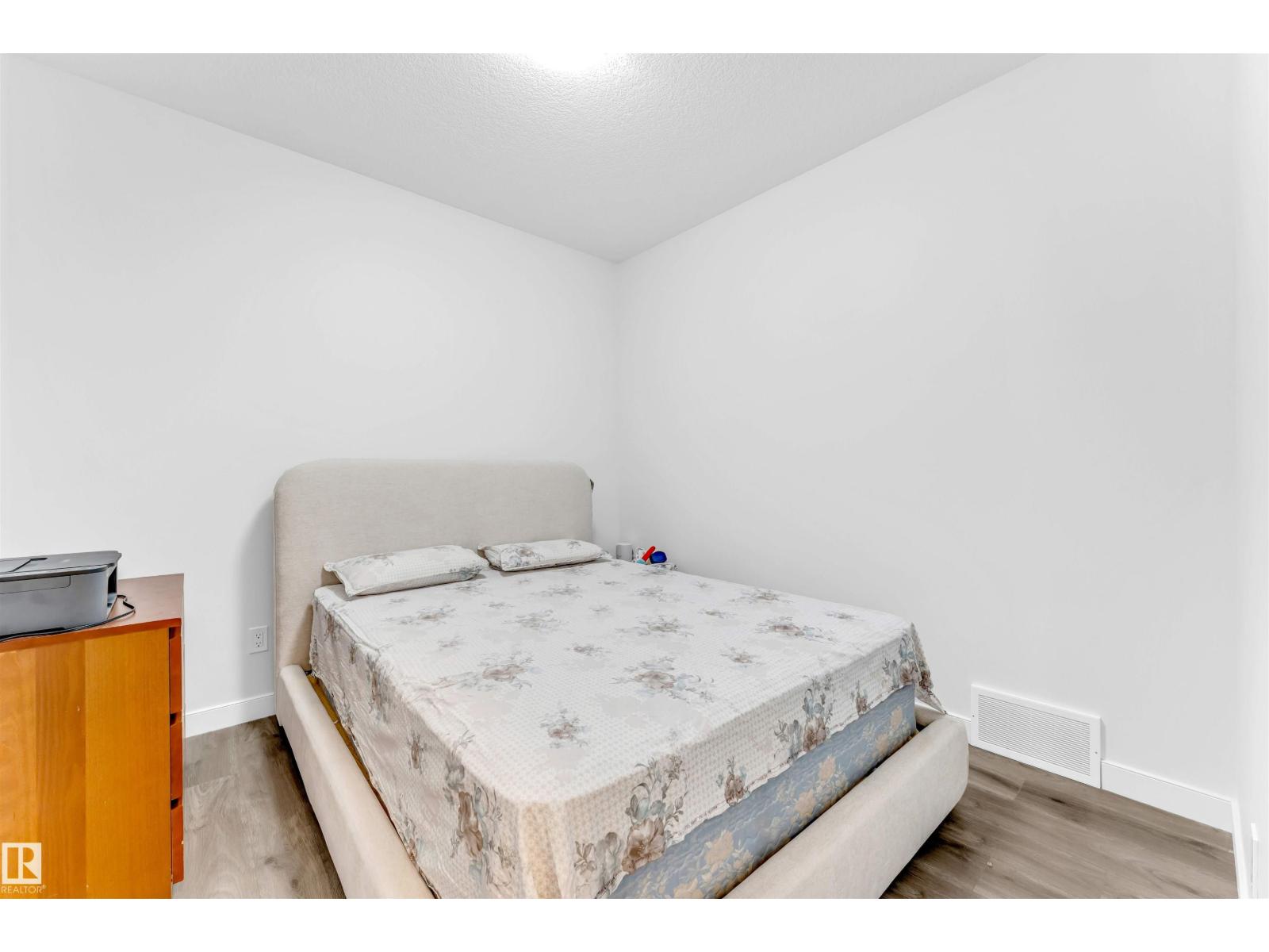 4708 177 Av Nw, Edmonton, Alberta  T5Y 4G4 - Photo 9 - E4488492