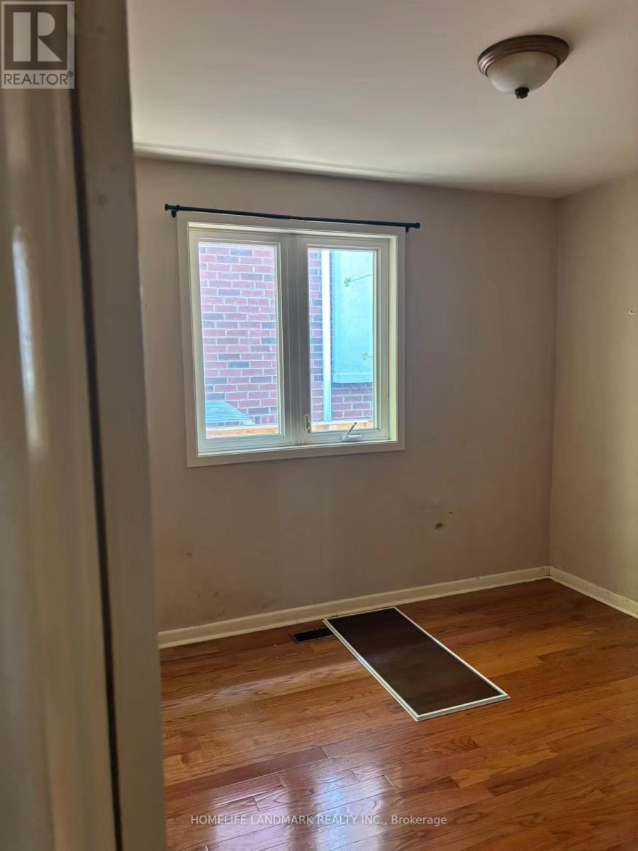 Main - 256 Patricia Avenue, Toronto, Ontario  M2M 1J8 - Photo 6 - C12965138