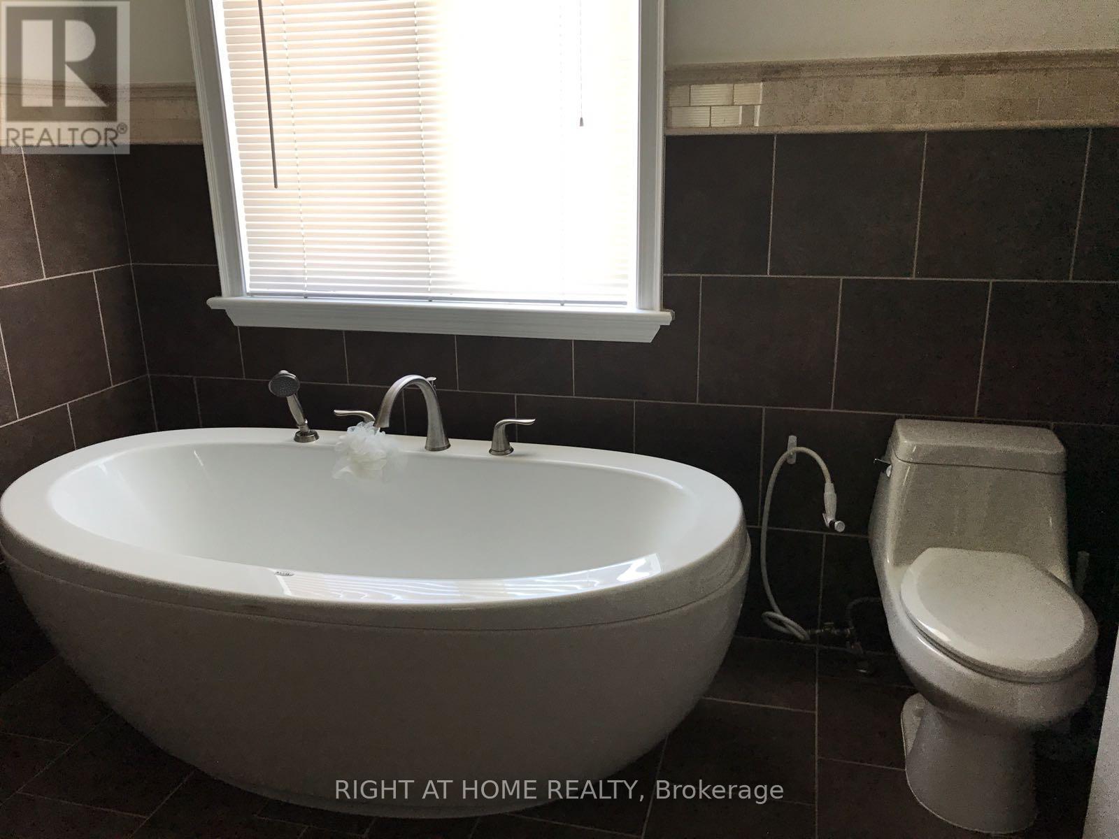 129 Rocky Hill Drive, Ottawa, Ontario  K2G 7B2 - Photo 11 - X13141254