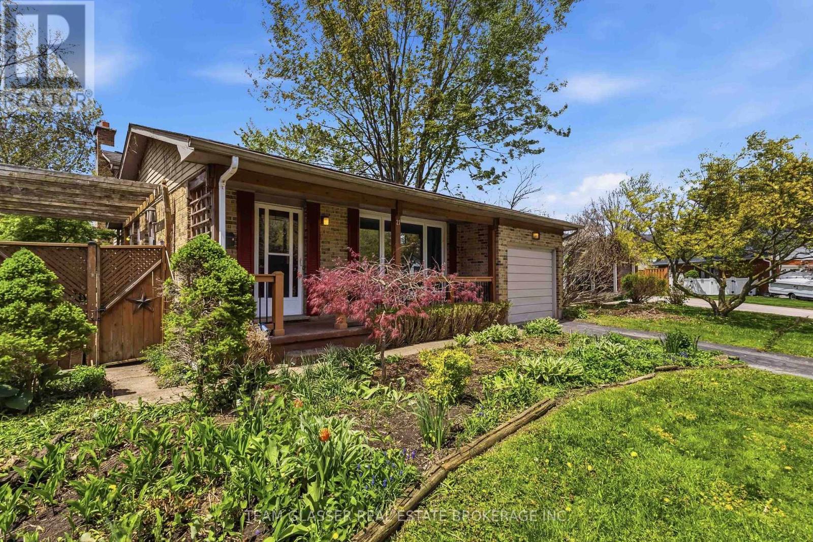 21 Goodman Drive, London South, Ontario  N5Z 4G9 - Photo 6 - X13134176