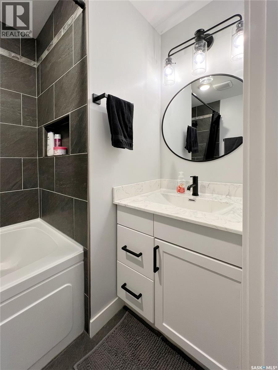 810 1st Street, Estevan, Saskatchewan  S4A 0G3 - Photo 16 - SK036260