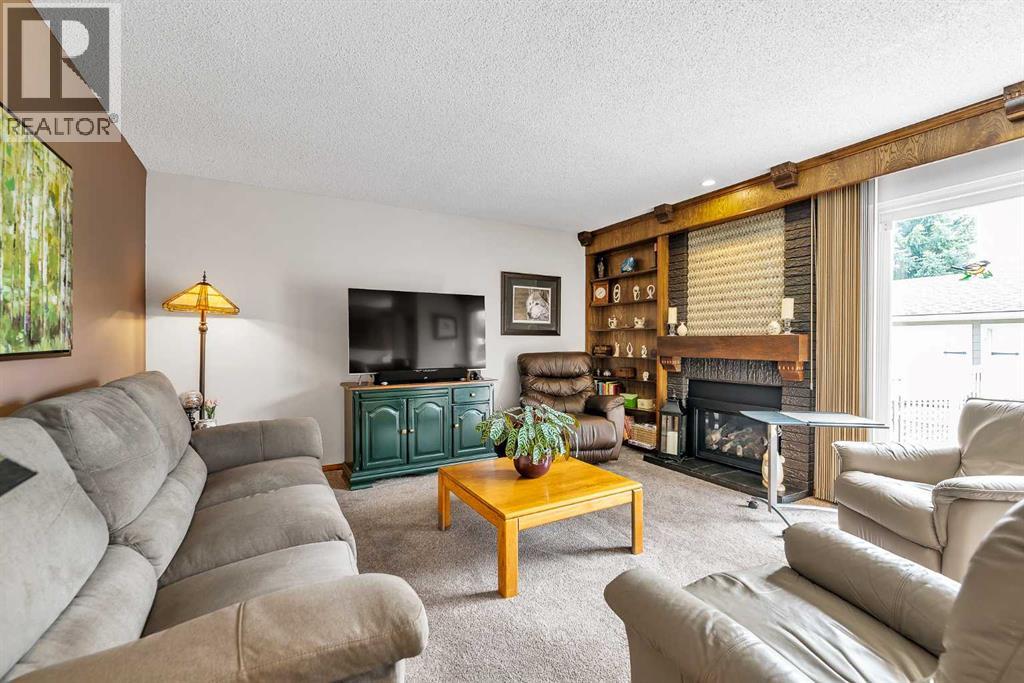 288 Deer Run Crescent SE, Calgary, Alberta  T2J 5N5 - Photo 6 - A2309641