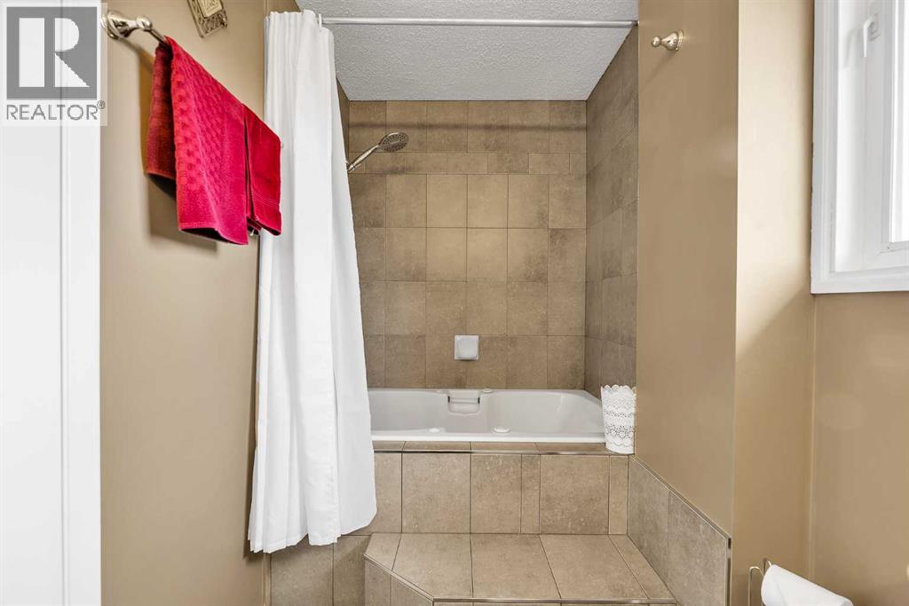 288 Deer Run Crescent SE, Calgary, Alberta  T2J 5N5 - Photo 26 - A2309641