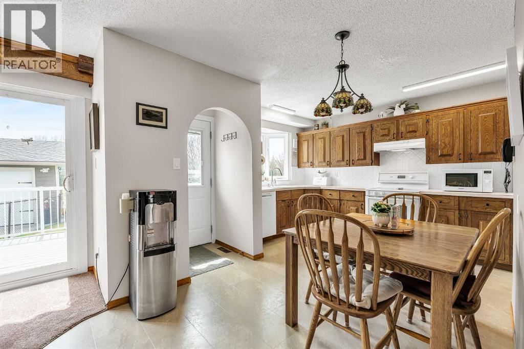 288 Deer Run Crescent SE, Calgary, Alberta  T2J 5N5 - Photo 15 - A2309641