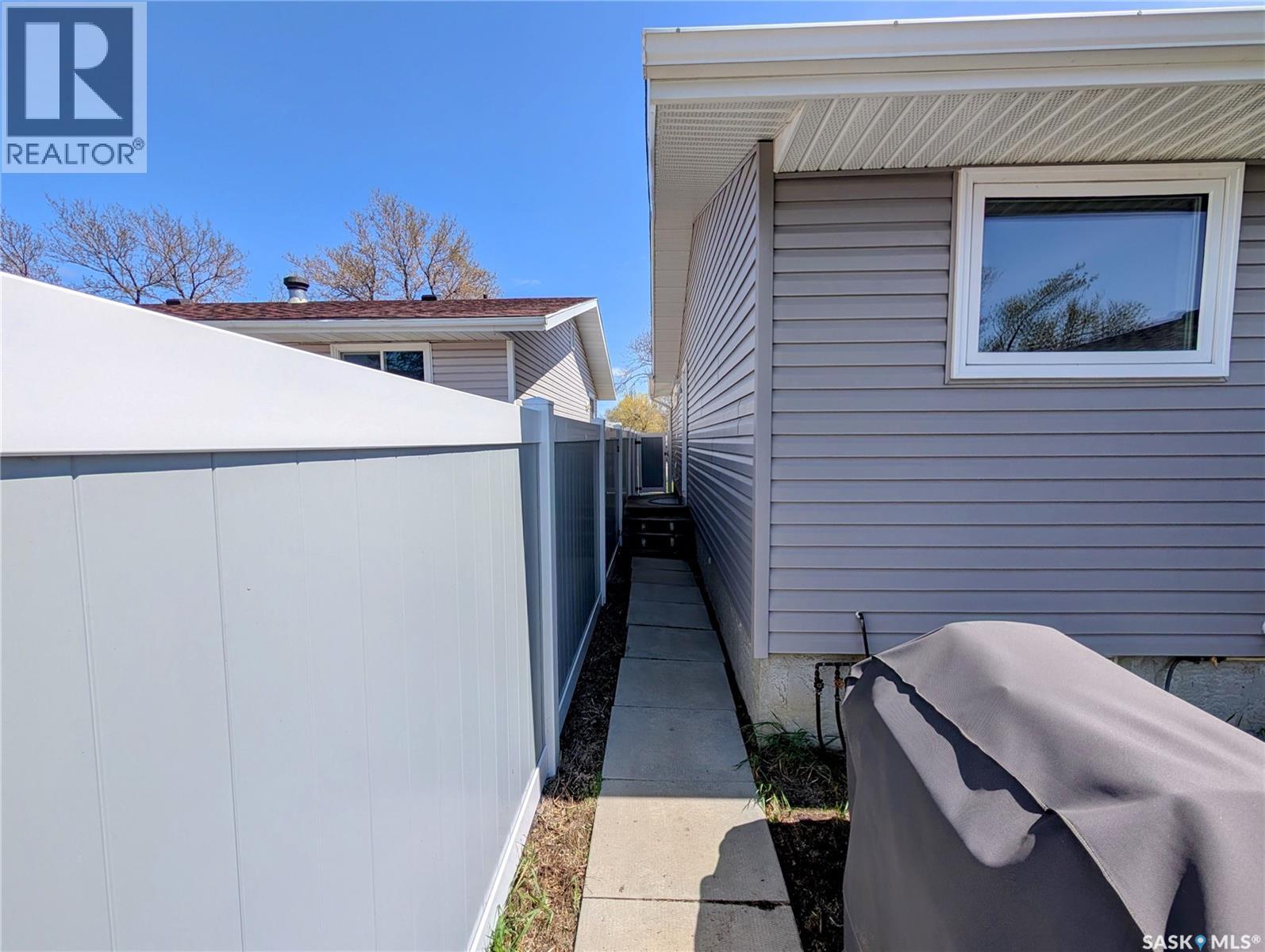 110 Paynter Crescent, Regina, Saskatchewan  S4X 1H6 - Photo 43 - SK036252