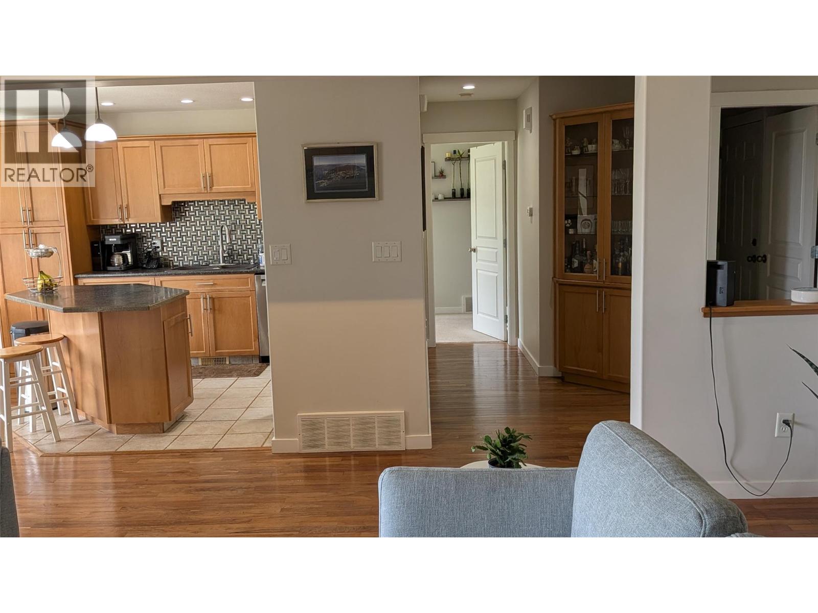 1968 Saskatoon Place, Kamloops, British Columbia  V2E 2T1 - Photo 6 - 10379185