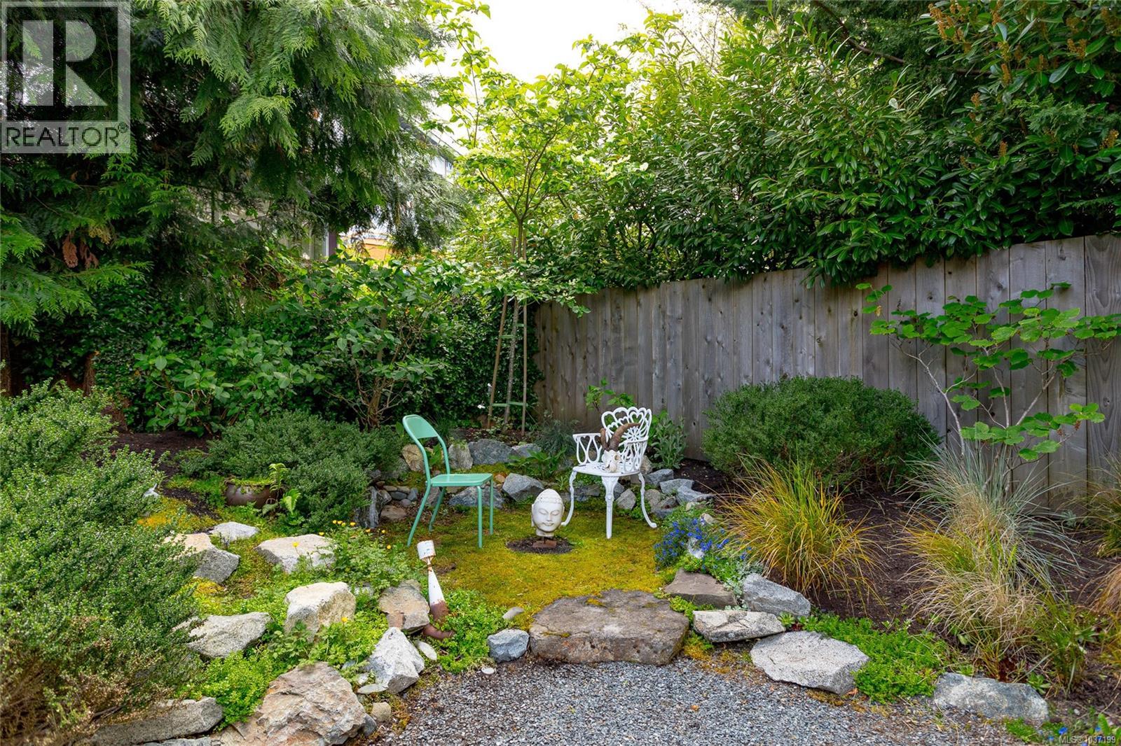 1427 Walnut St, Victoria, British Columbia V8R 1Y7 - Photo 10 - 1037199