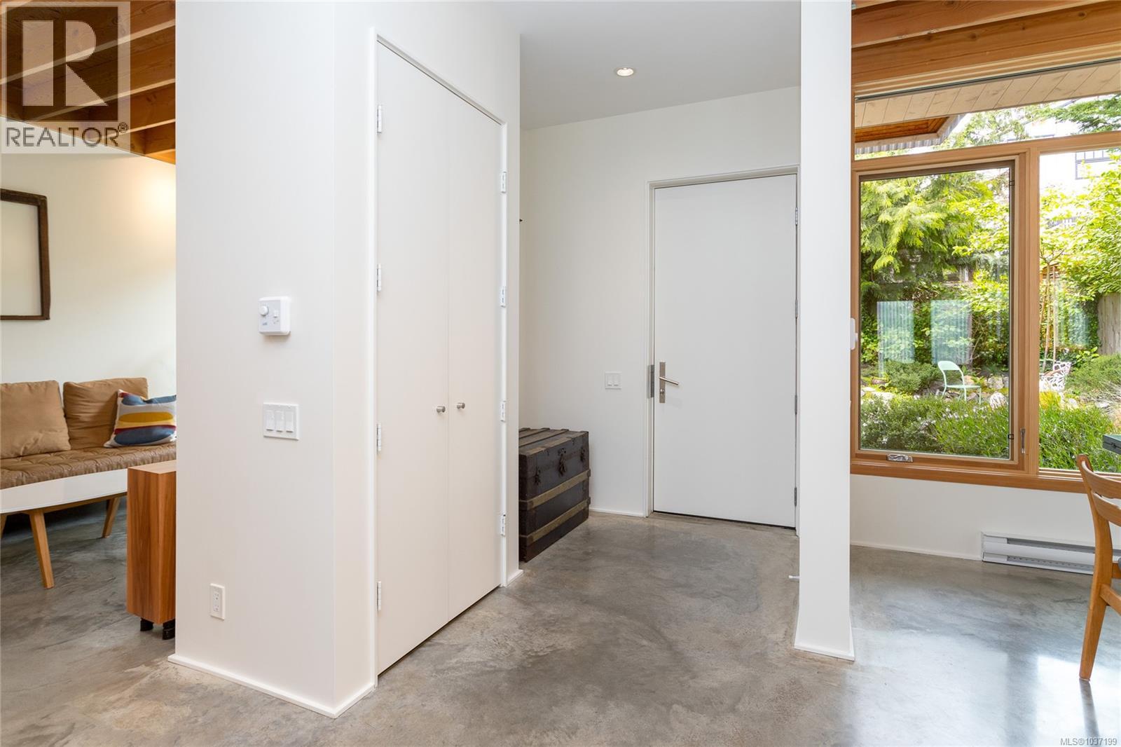 1427 Walnut St, Victoria, British Columbia V8R 1Y7 - Photo 46 - 1037199