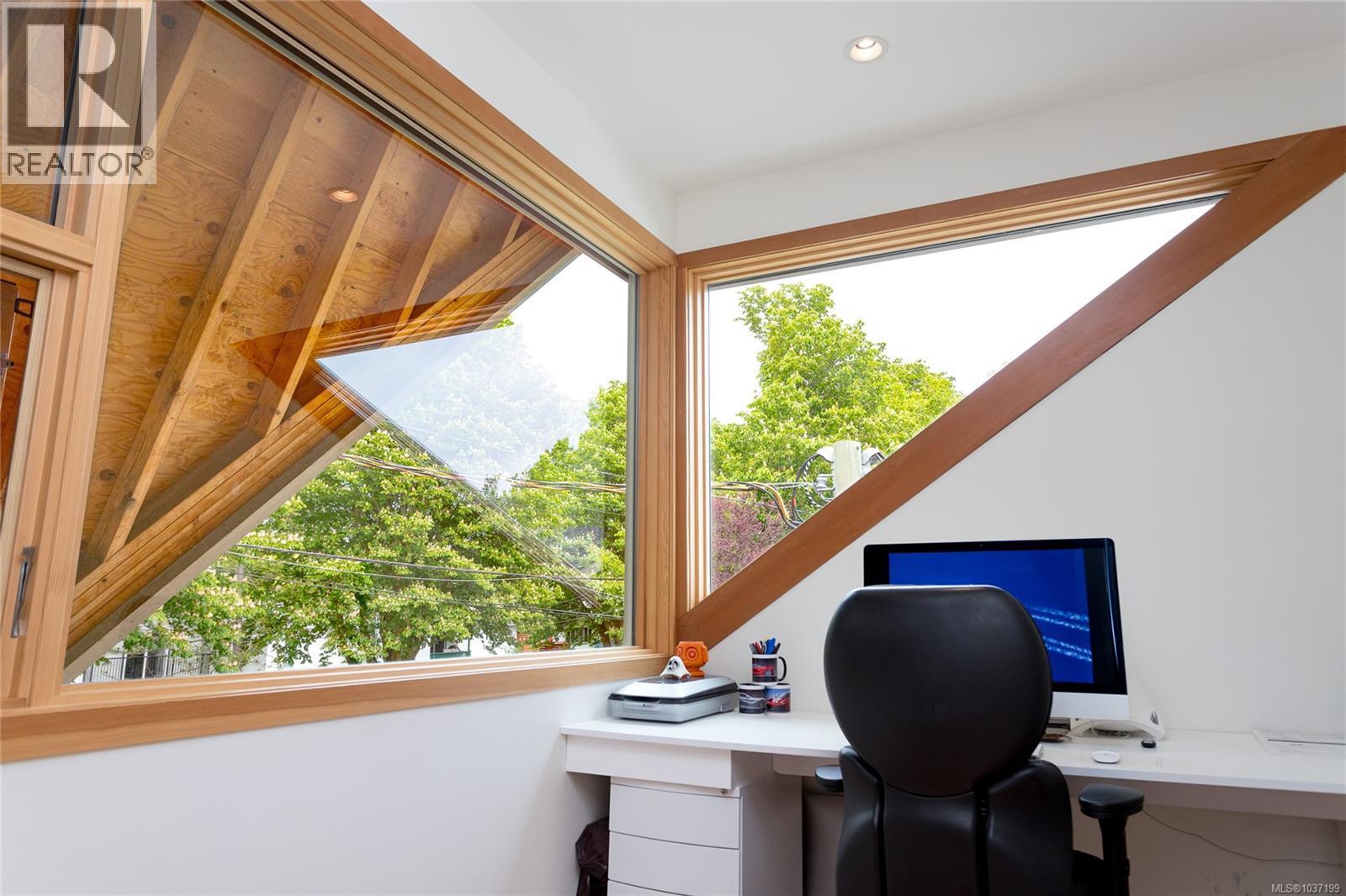 1427 Walnut St, Victoria, British Columbia V8R 1Y7 - Photo 48 - 1037199