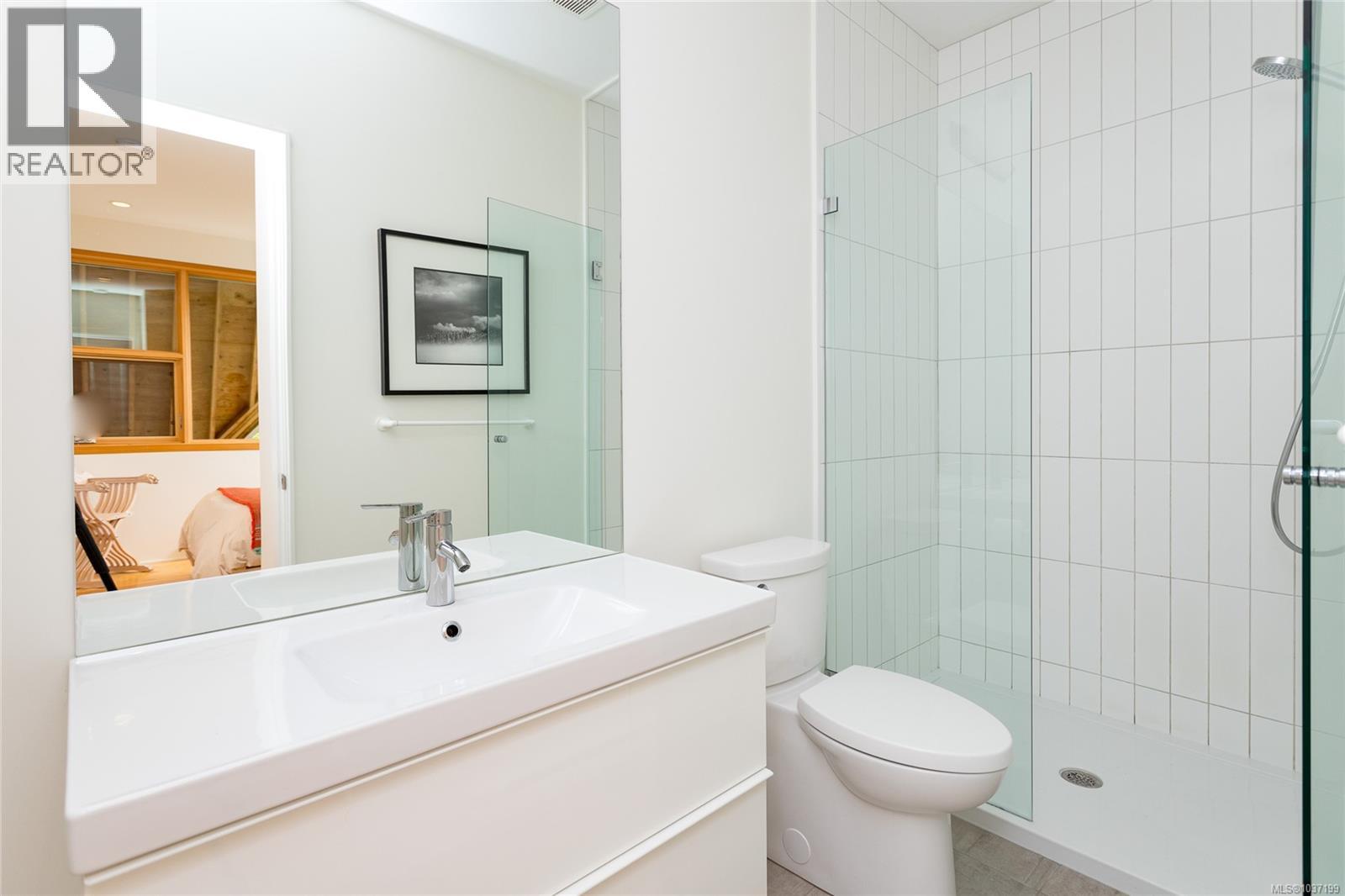 1427 Walnut St, Victoria, British Columbia V8R 1Y7 - Photo 51 - 1037199