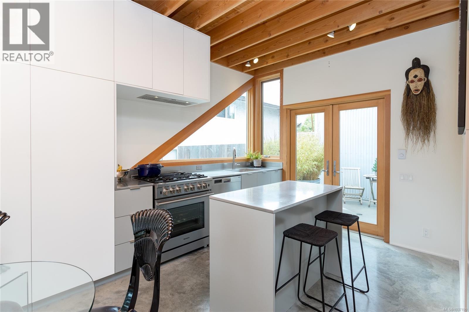 1427 Walnut St, Victoria, British Columbia V8R 1Y7 - Photo 62 - 1037199