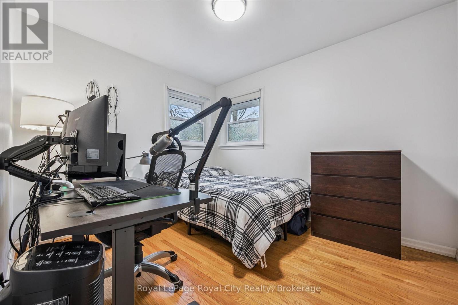 12 Delmar Boulevard, Guelph, Ontario  N1E 2K8 - Photo 14 - X12996848