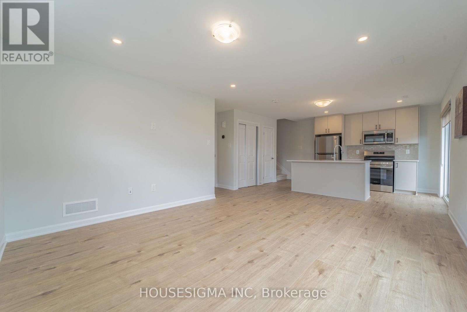 1136 Creekway Private, Ottawa, Ontario  K2T 0S9 - Photo 2 - X13141326