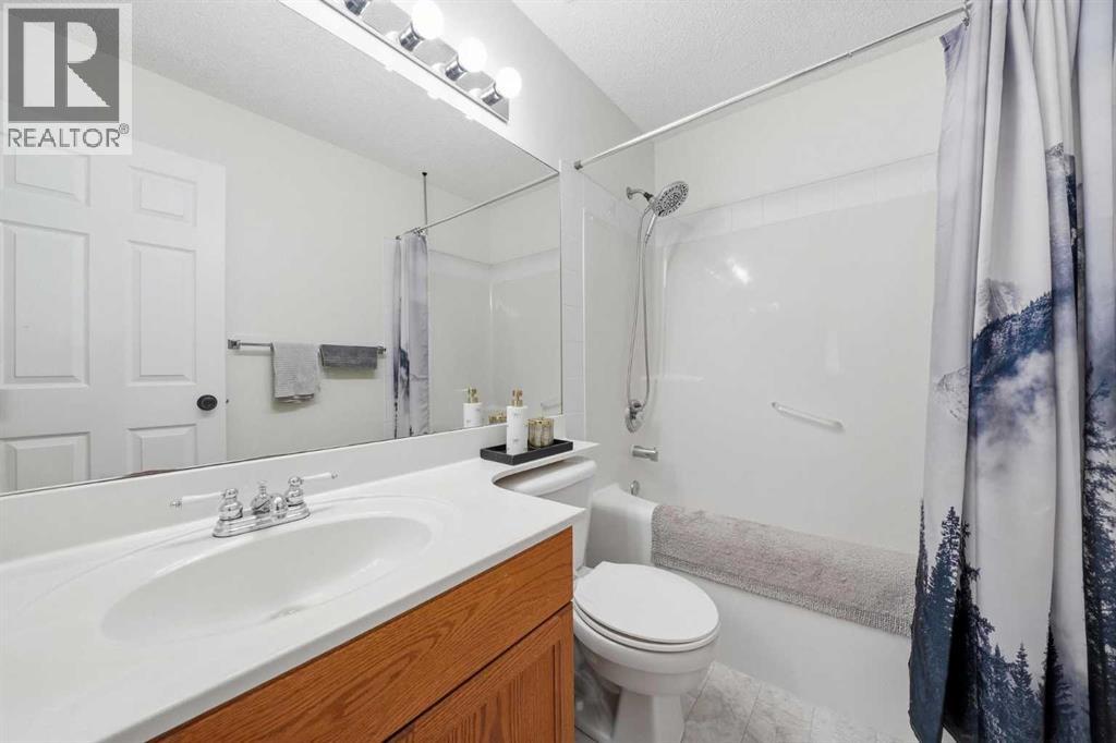 68 Bridleridge Gardens SW, Calgary, Alberta  T2Y 4C9 - Photo 20 - A2306132
