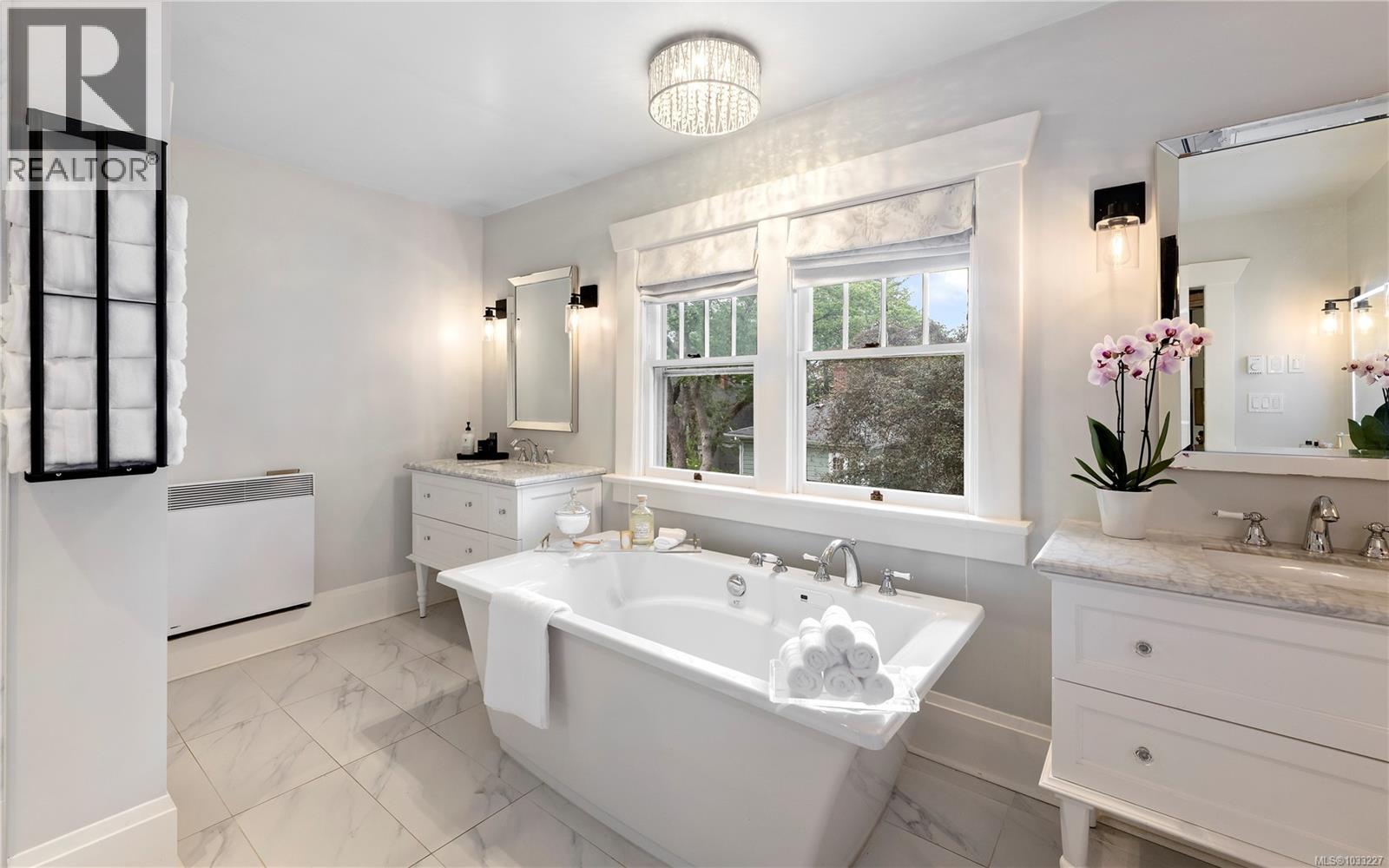 1069 Joan Cres, Victoria, British Columbia  V8S 3L3 - Photo 31 - 1033227