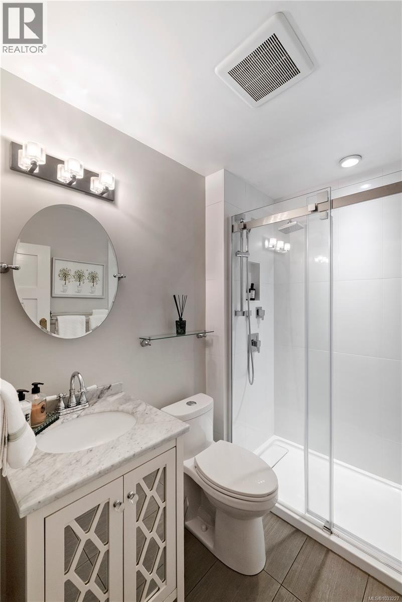 1069 Joan Cres, Victoria, British Columbia  V8S 3L3 - Photo 12 - 1033227