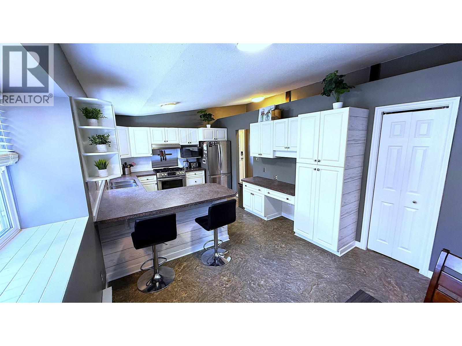 4951 Monical Road, 108 Mile Ranch, British Columbia  V0K 2Z0 - Photo 13 - R3096482