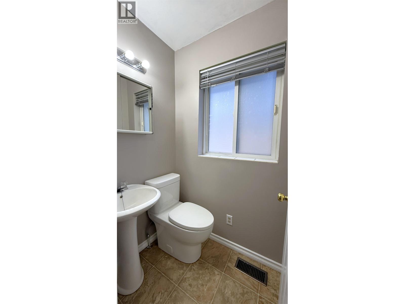 4951 Monical Road, 108 Mile Ranch, British Columbia  V0K 2Z0 - Photo 19 - R3096482