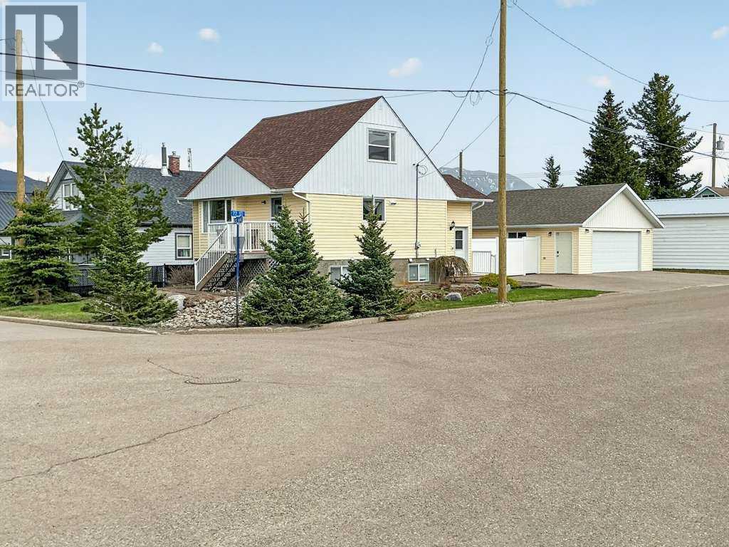 7704 23 Avenue, Coleman, Alberta  T0K 0M0 - Photo 2 - A2310124