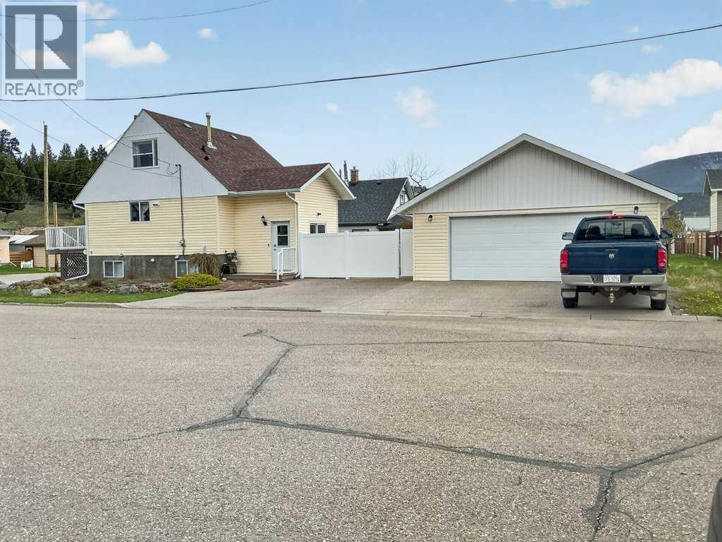 7704 23 Avenue, Coleman, Alberta  T0K 0M0 - Photo 3 - A2310124