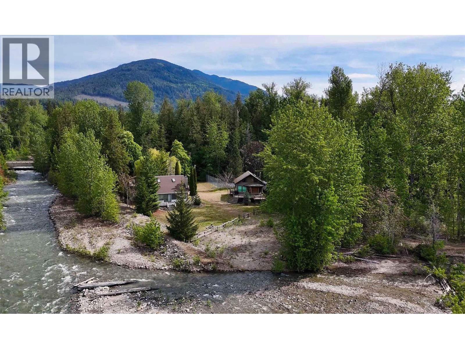 6884 Squilax-Anglemont Road, Magna Bay, British Columbia