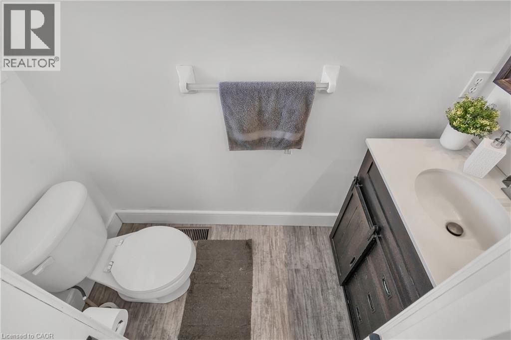 425 Erinbrook Drive, Kitchener, Ontario  N2E 3S4 - Photo 6 - 40831083