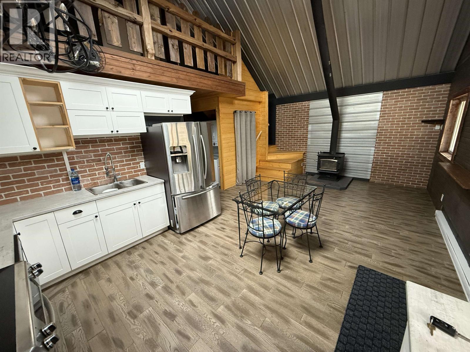 7058 93 Mile Loop Road, 100 Mile House, British Columbia  V0K 2E2 - Photo 14 - R3123106