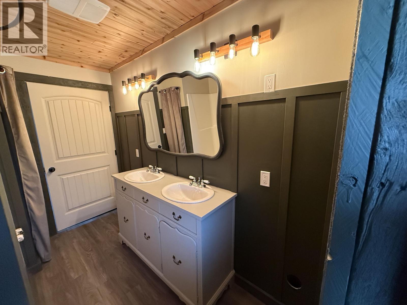 7058 93 Mile Loop Road, 100 Mile House, British Columbia  V0K 2E2 - Photo 20 - R3123106