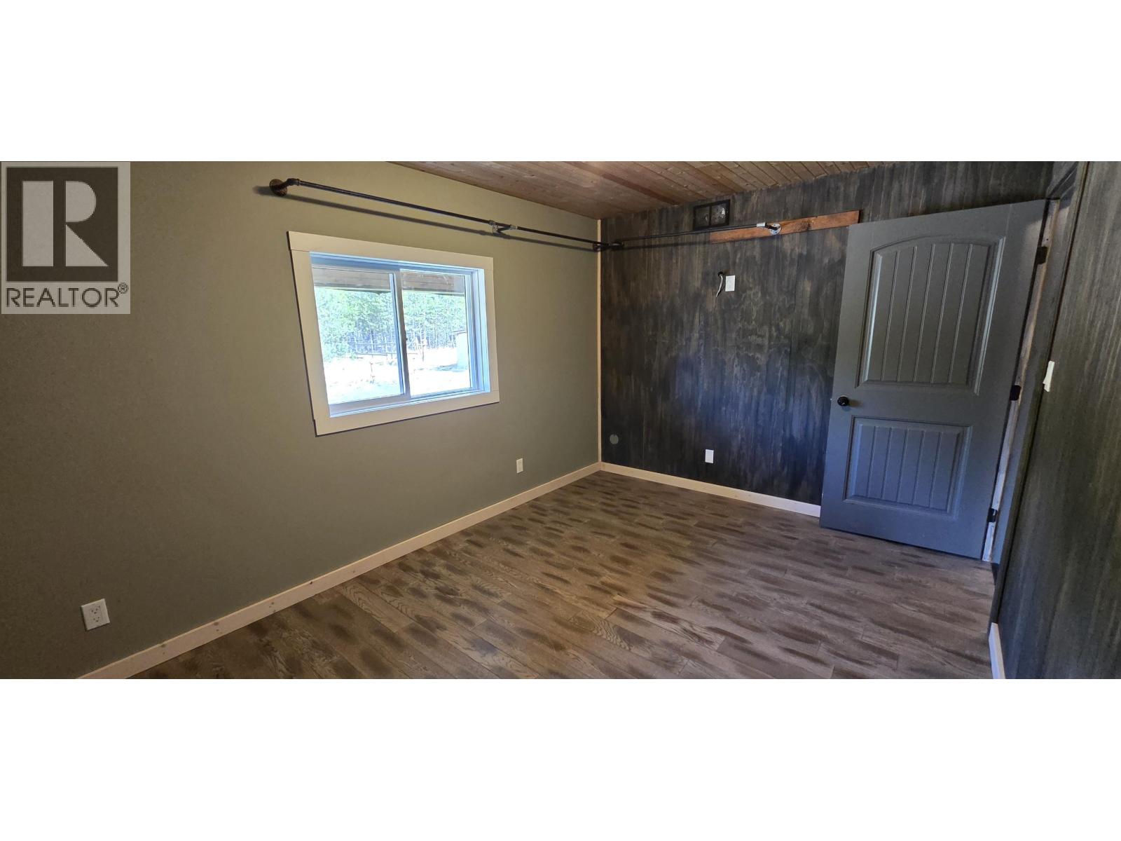 7058 93 Mile Loop Road, 100 Mile House, British Columbia  V0K 2E2 - Photo 18 - R3123106