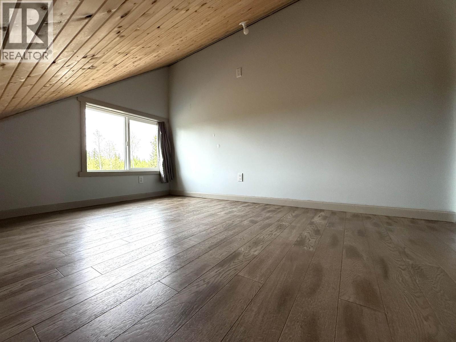 7058 93 Mile Loop Road, 100 Mile House, British Columbia  V0K 2E2 - Photo 35 - R3123106