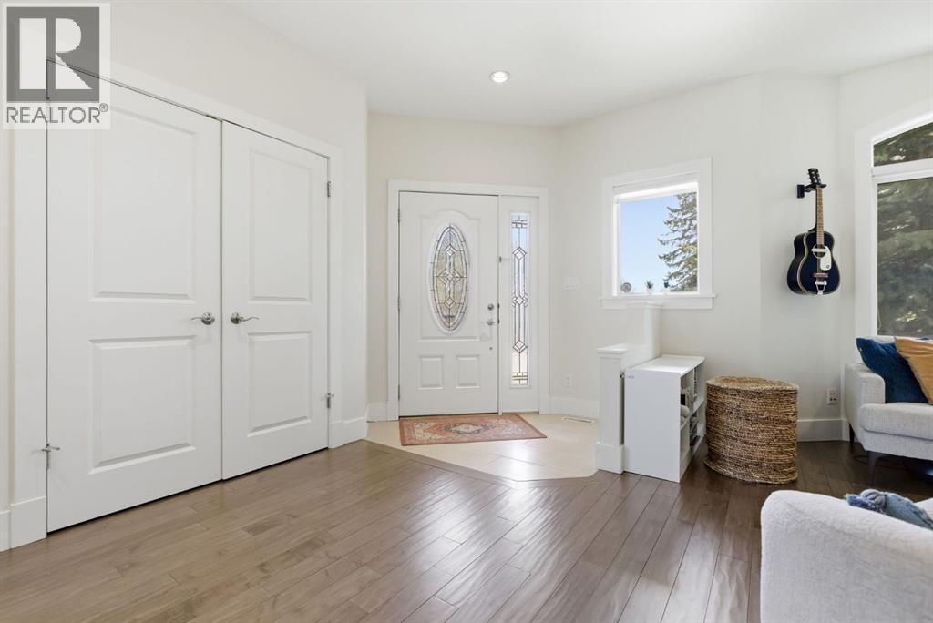 2005 9 Street NW, Calgary, Alberta  T2M 3L6 - Photo 2 - A2308078