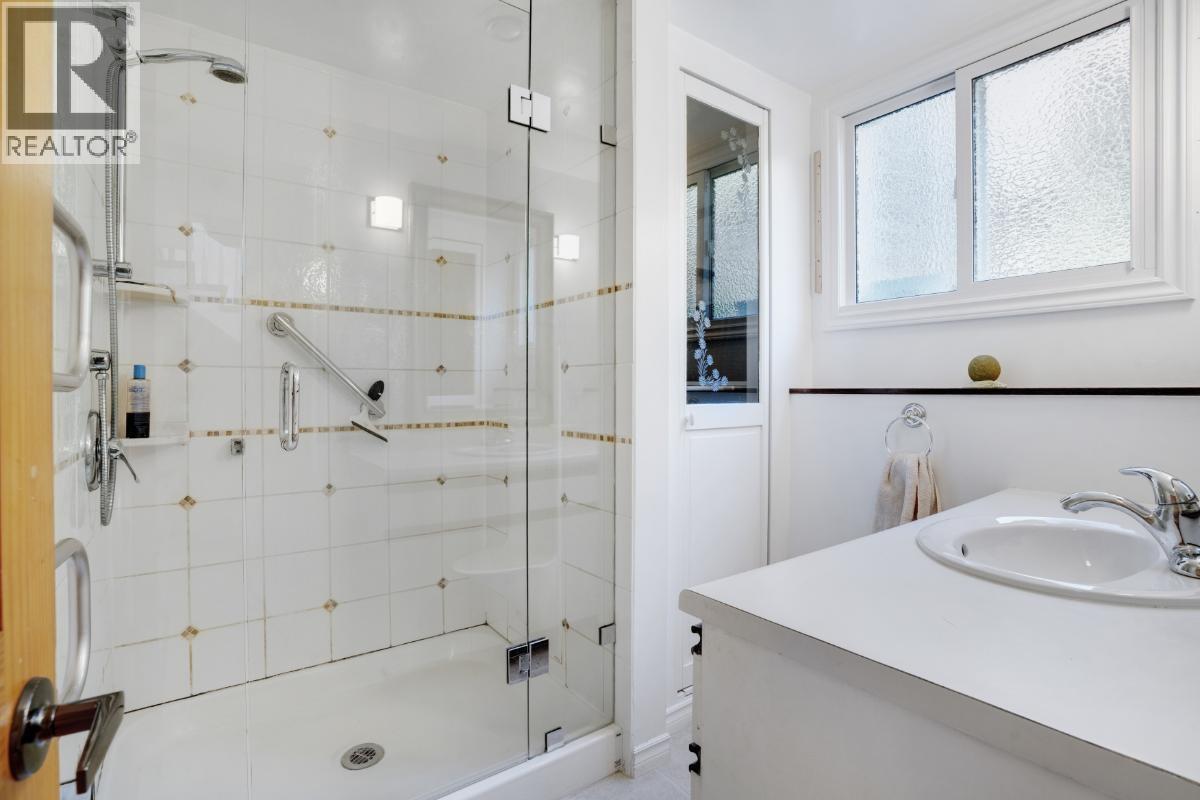 2305 W 3rd Avenue, Vancouver, British Columbia  V6K 1L6 - Photo 31 - R3067479