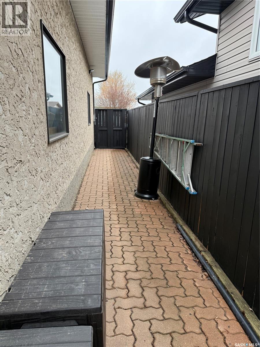 409 Brooks Road, Estevan, Saskatchewan  S4A 2P2 - Photo 54 - SK036331