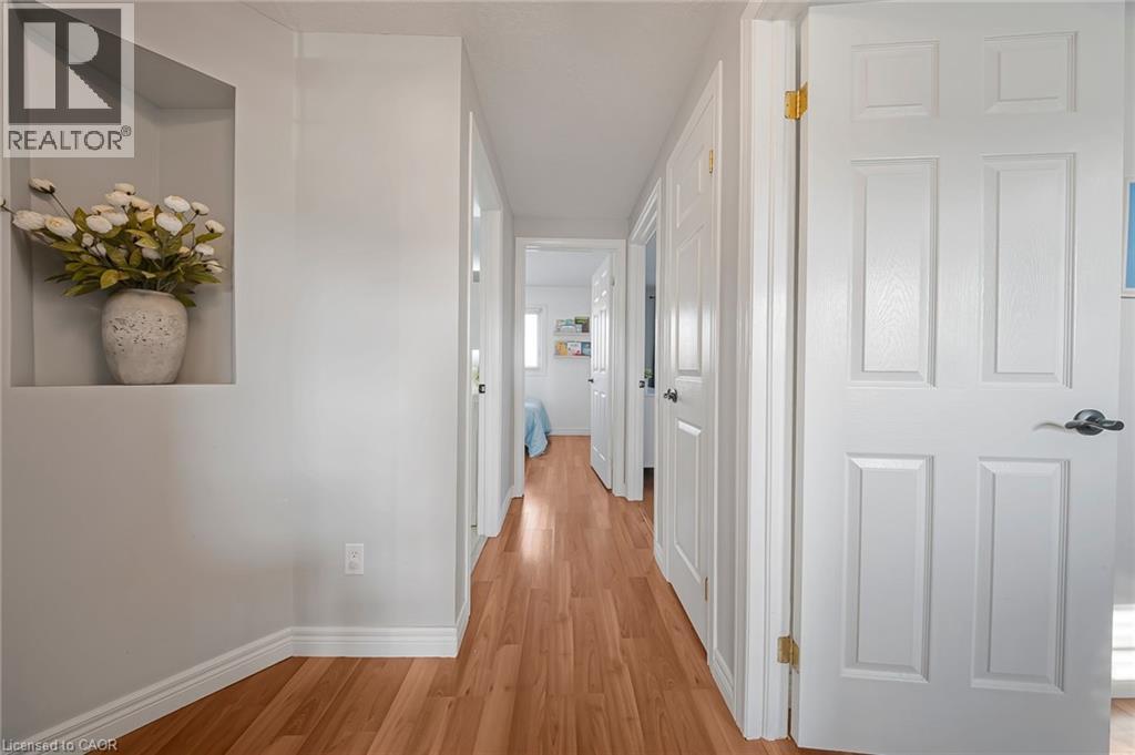 18 Mountain Mint Crescent, Kitchener, Ontario  N2E 3R4 - Photo 12 - 40829625