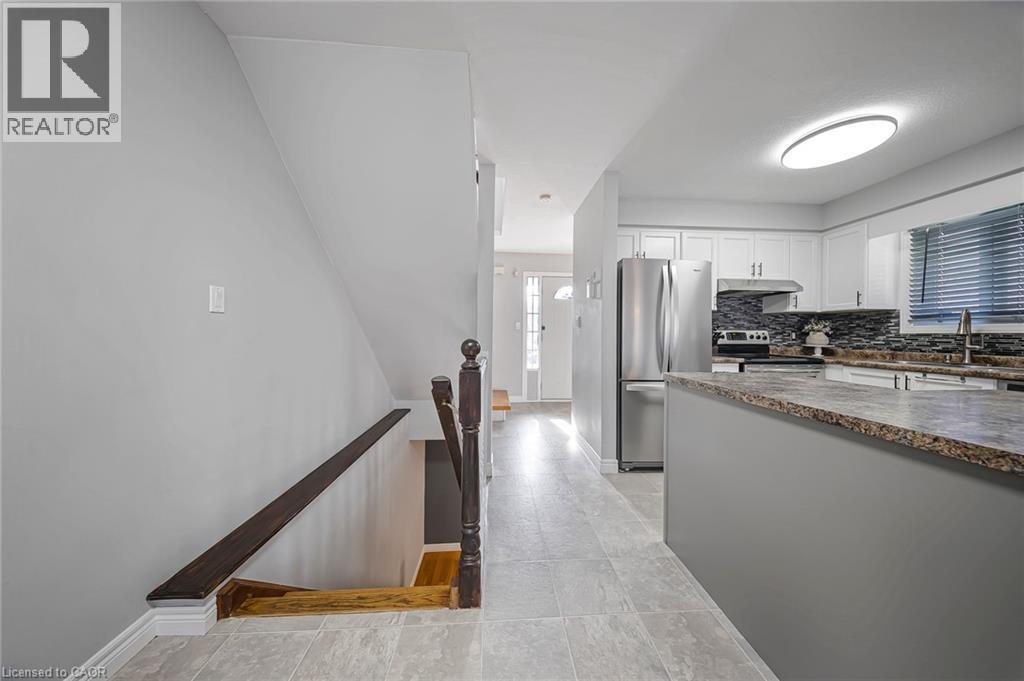 18 Mountain Mint Crescent, Kitchener, Ontario  N2E 3R4 - Photo 23 - 40829625