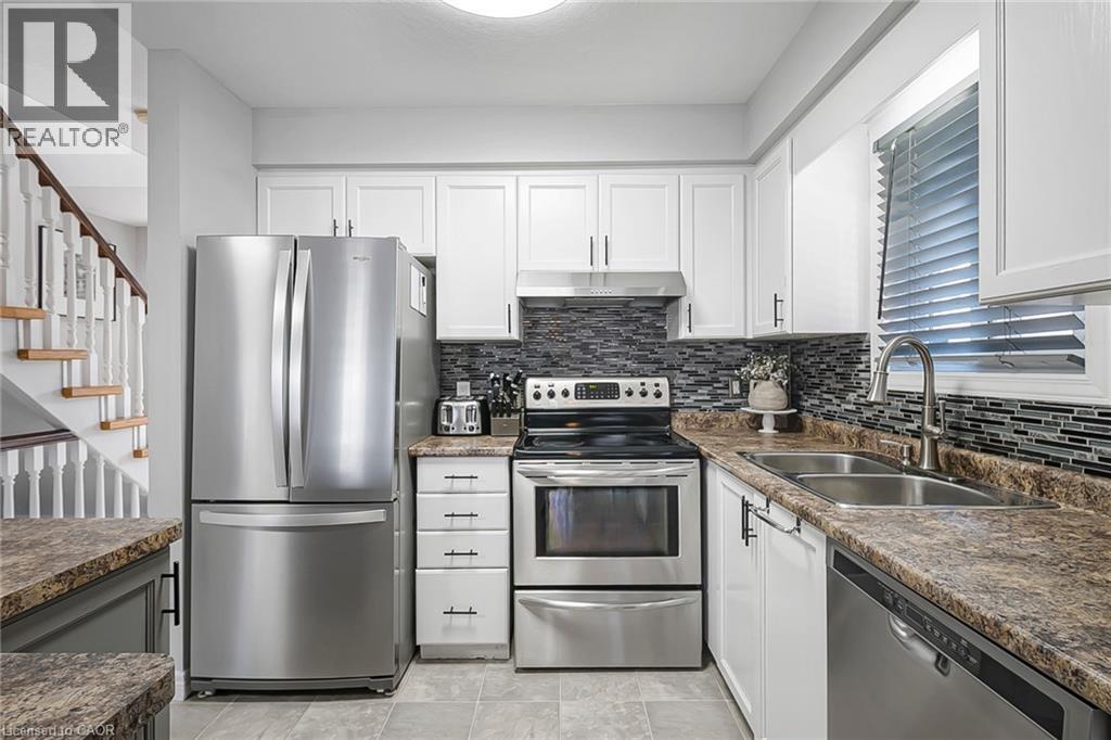 18 Mountain Mint Crescent, Kitchener, Ontario  N2E 3R4 - Photo 5 - 40829625