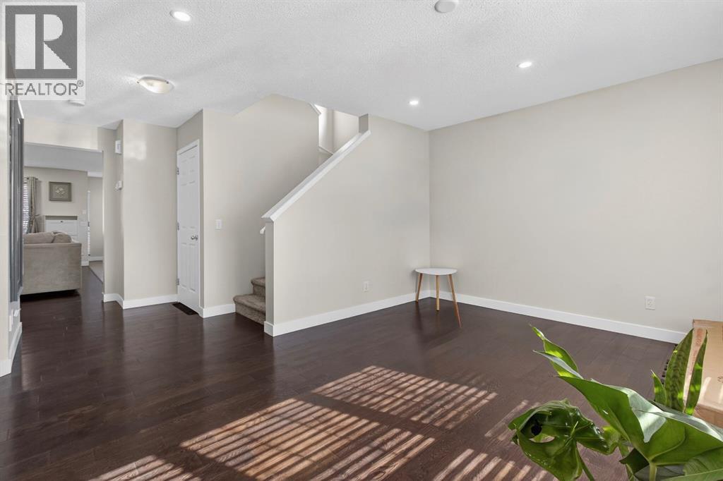 28 Elgin View SE, Calgary, Alberta  T2Z 4Z6 - Photo 3 - A2292658