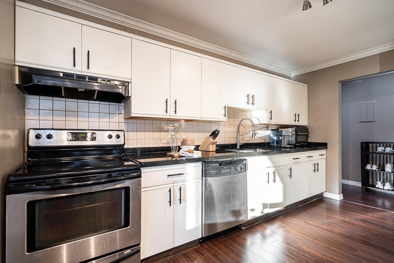 313 1830 E Southmere Crescent, Surrey, British Columbia  V4A 9C2 - Photo 4 - R3095099