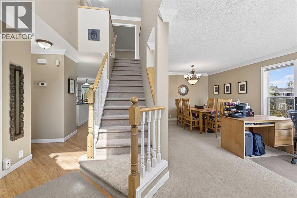 185 Shawbrooke Green SW, Calgary, Alberta  T2Y 3C6 - Photo 3 - A2310548