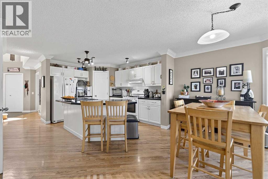 185 Shawbrooke Green SW, Calgary, Alberta  T2Y 3C6 - Photo 9 - A2310548