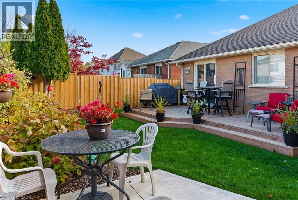 13 Colonial Crescent, Grimsby, Ontario  L3M 5H2 - Photo 29 - 40799754