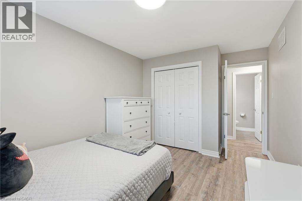 13 Colonial Crescent, Grimsby, Ontario  L3M 5H2 - Photo 19 - 40799754