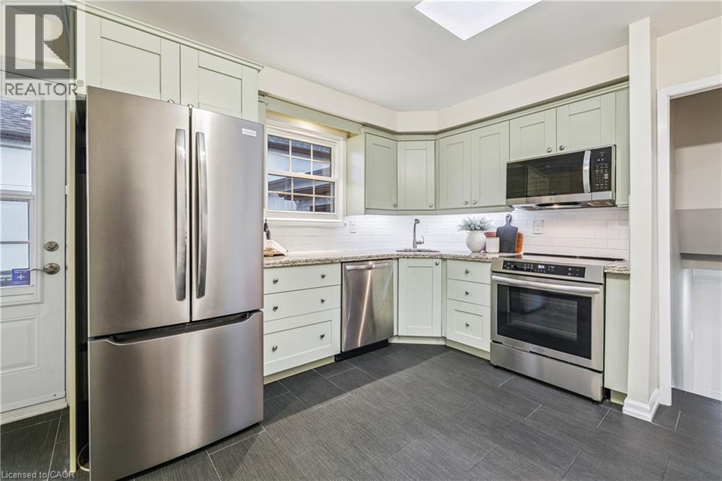 52 Belleau Street, Hamilton, Ontario  L8J 1N4 - Photo 7 - 40810506