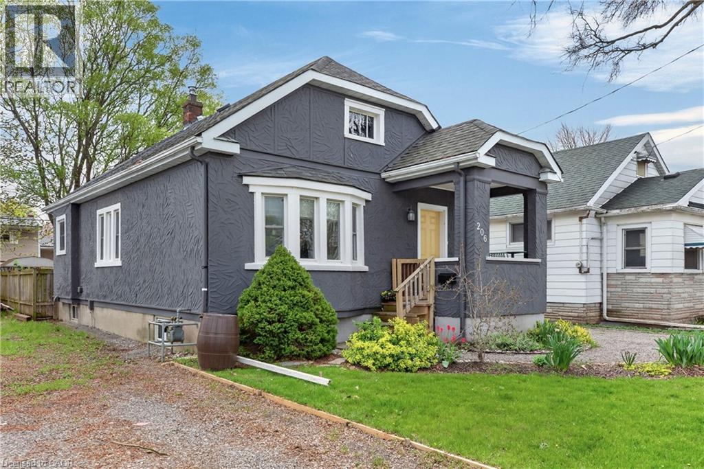 206 York Street, St. Catharines, Ontario  L2R 6G4 - Photo 2 - 40826077