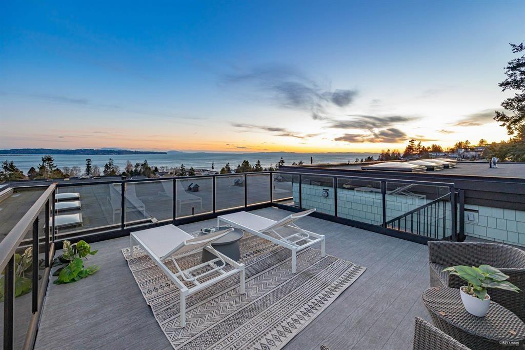 1040 Lee Street, White Rock, British Columbia  V4B 4P1 - Photo 3 - R3112696