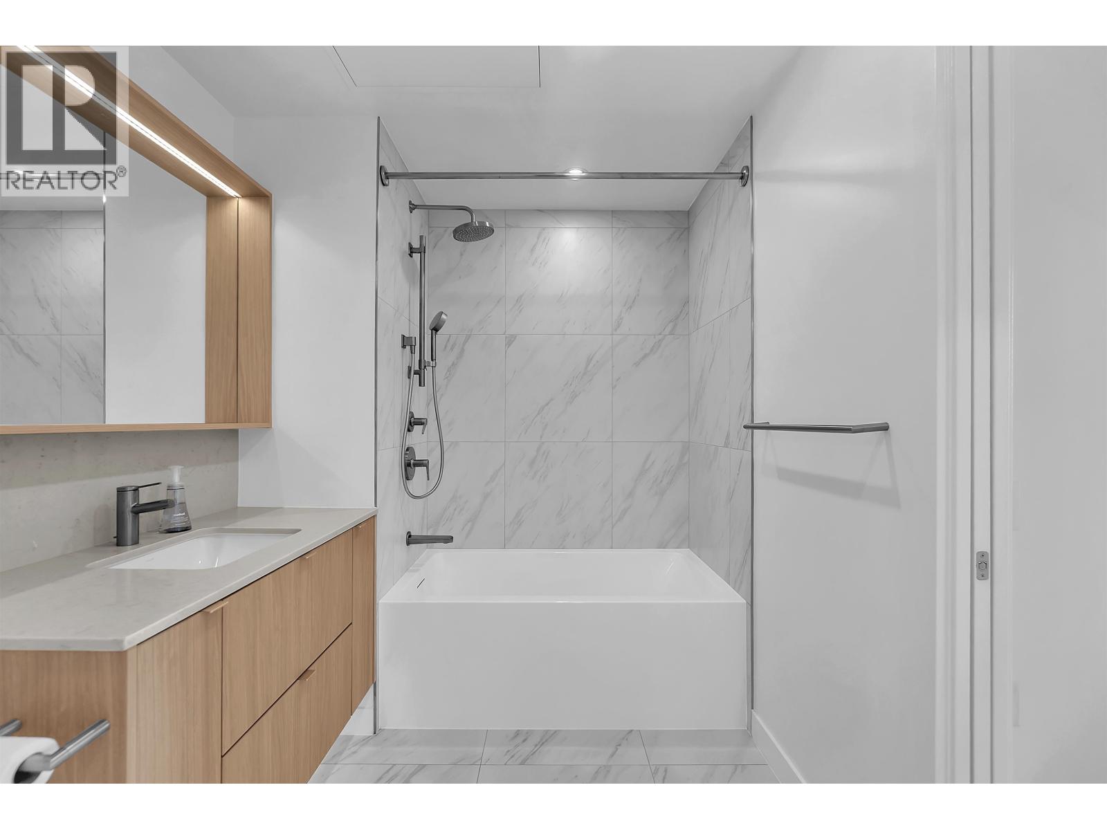 1401 626 Claremont Street, Coquitlam, British Columbia  V3J 0T1 - Photo 14 - R3115841